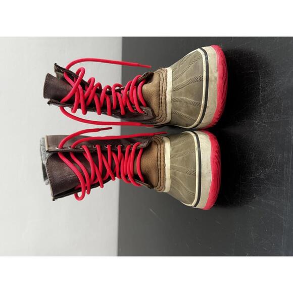 Sorel Waterproof Premium Winter Boots with Red Laces - Women's Sz 6 - Picture 2 of 6